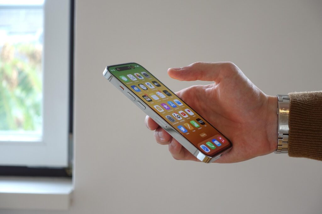 iPhoneでeSIMを利用する際の格安SIMの選び方は？