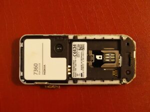 格安SIMを使ってauのスマホをお得に利用する方法は？